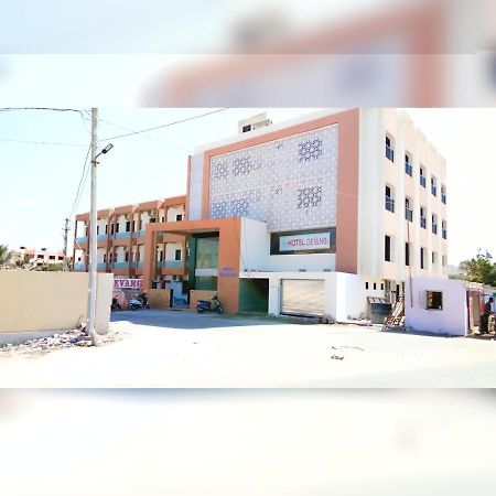 Hotel Devang Dwārka Zewnętrze zdjęcie
