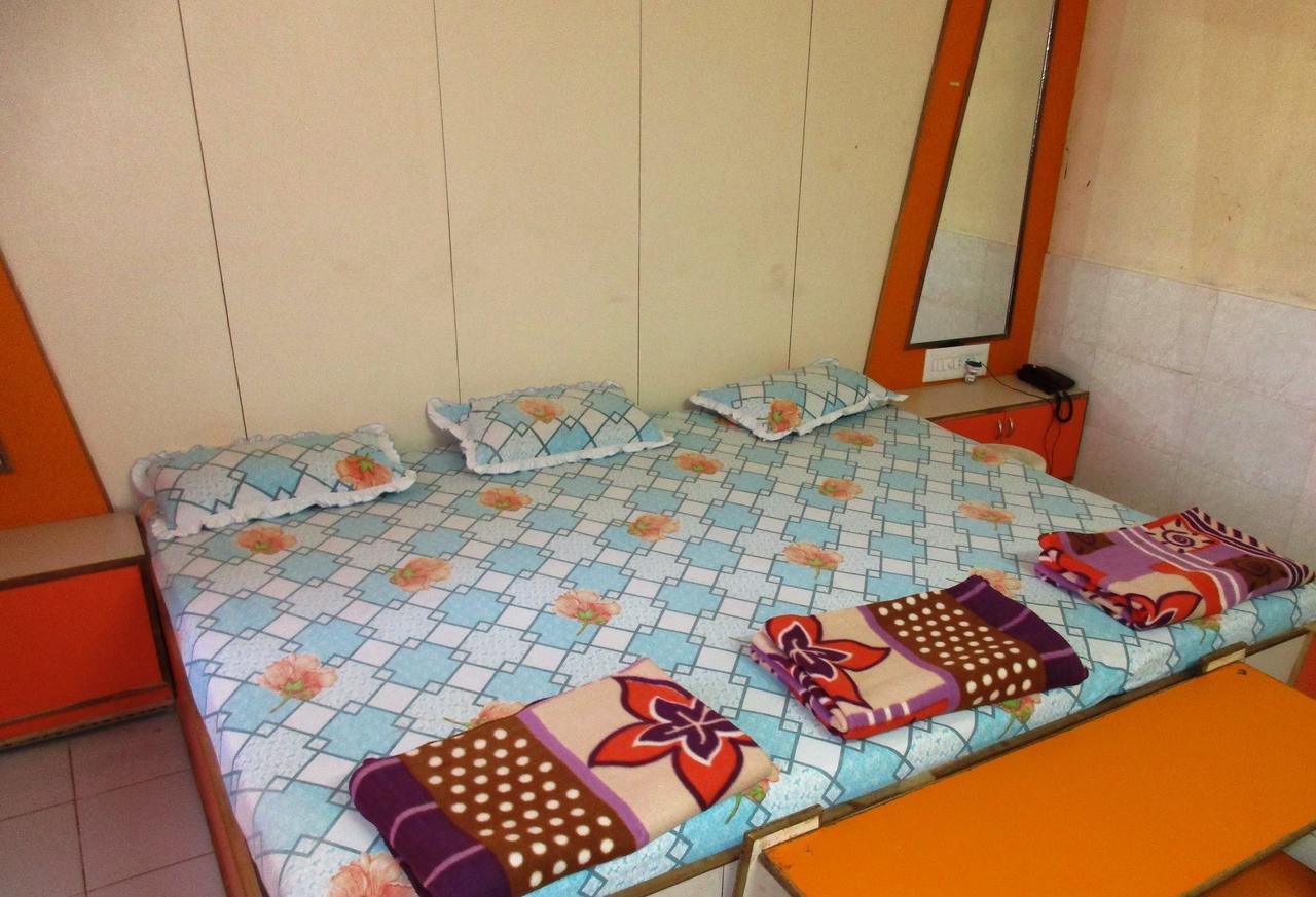 Hotel Devang Dwārka Zewnętrze zdjęcie